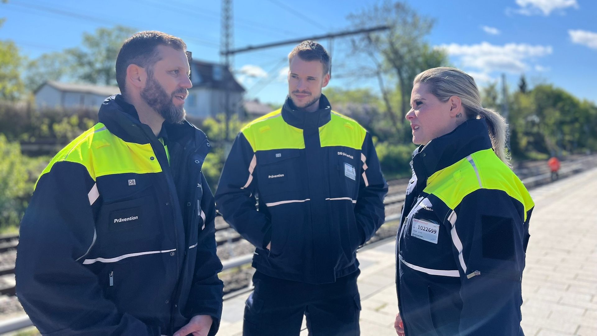 das Präventionsteam am Bahnsteig