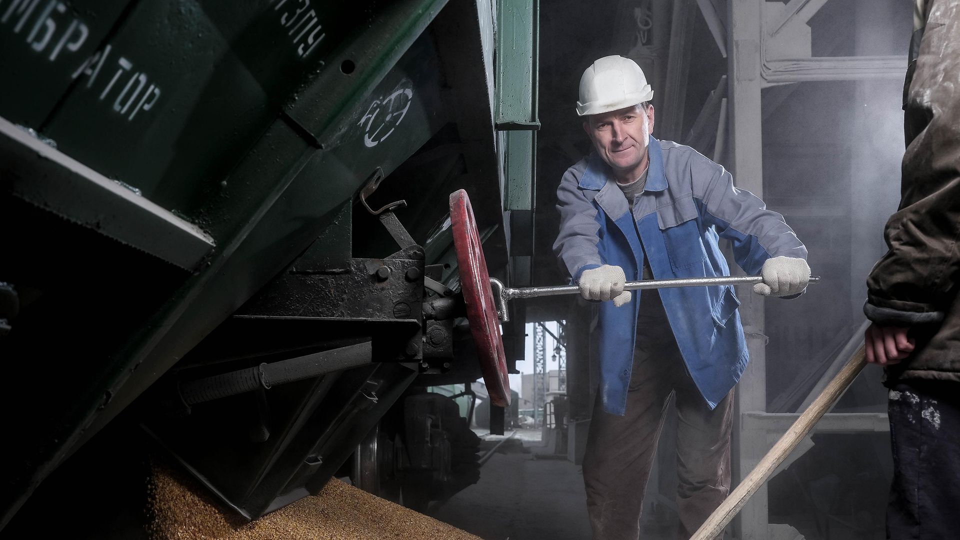 Arbeiter an einem Zug