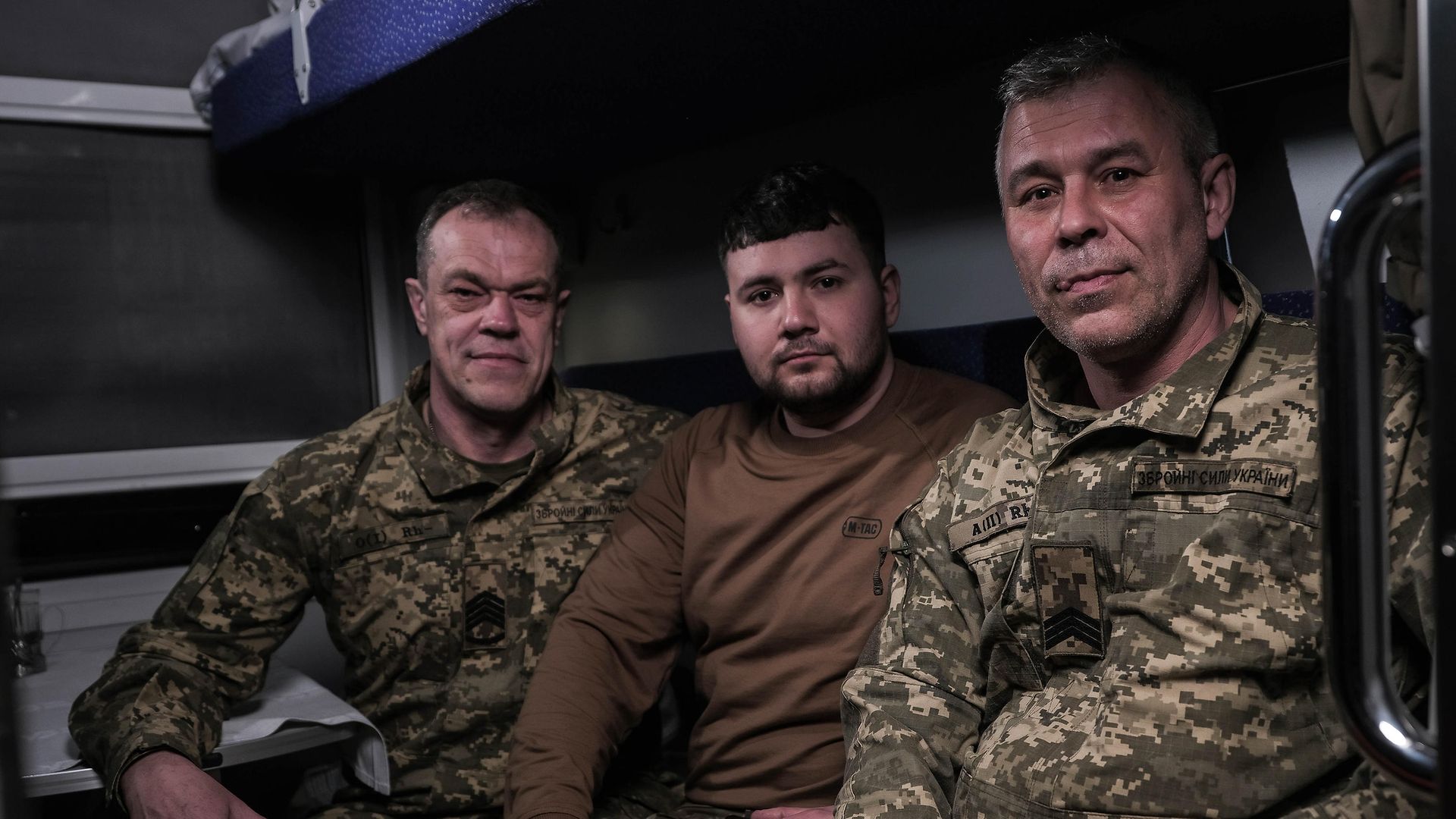 Soldaten in einem Zug