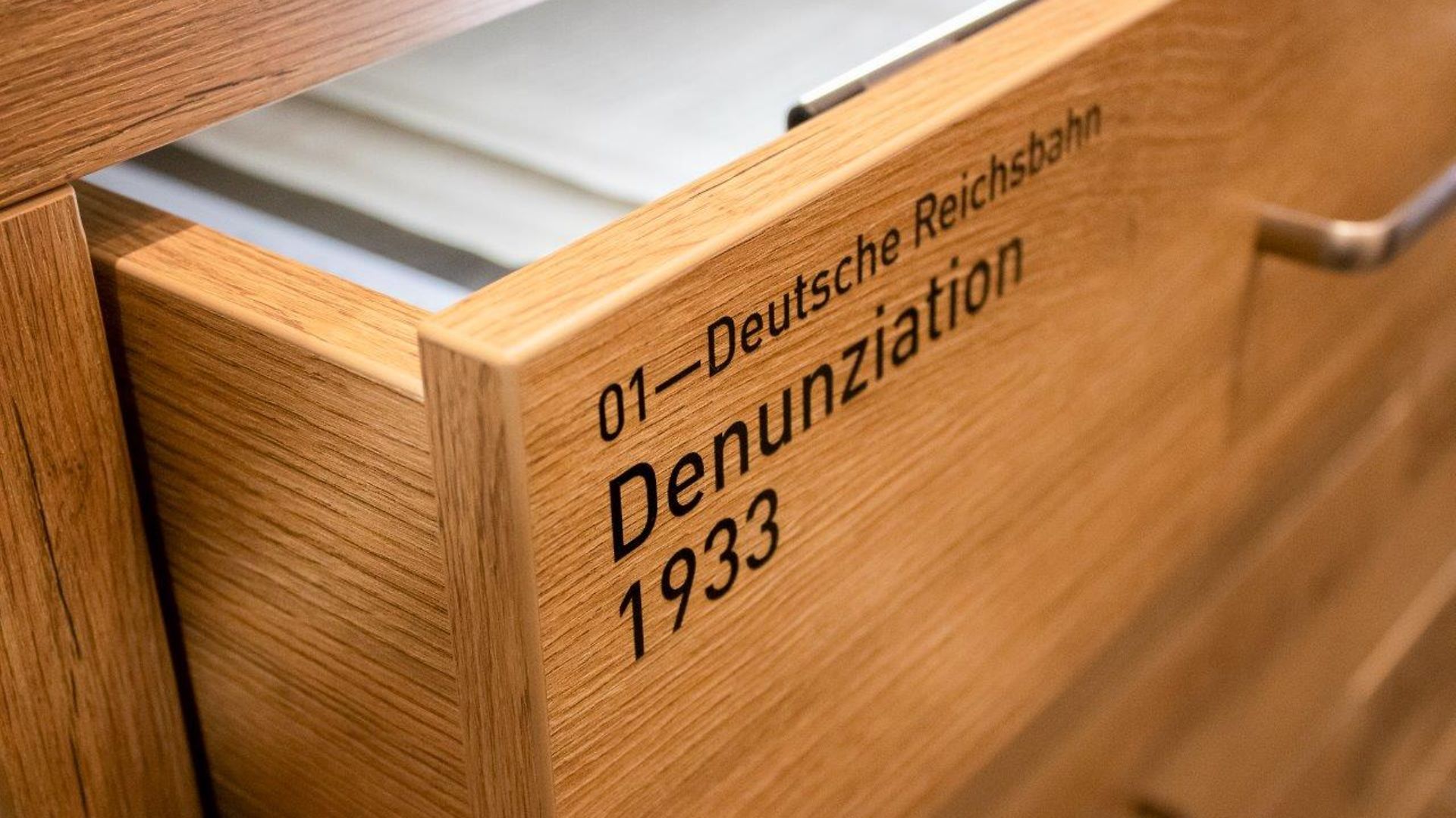 Schubfach zum Thema Denunziation