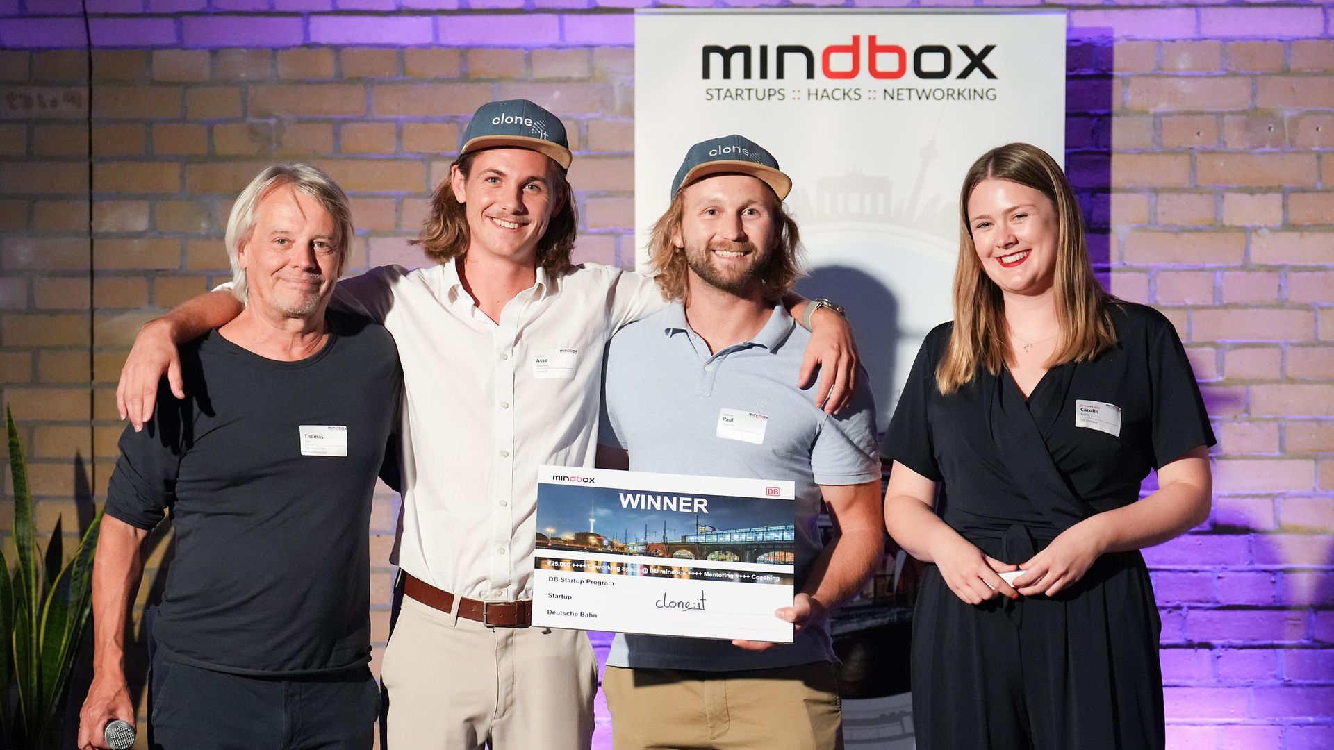 Gewinner mit dem Startup Clone:it im Gruppenbild