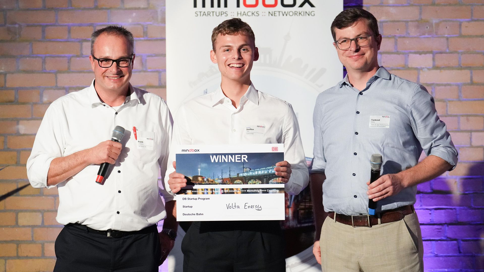 Gruppenbild der Gewinner Startup Volta Energy