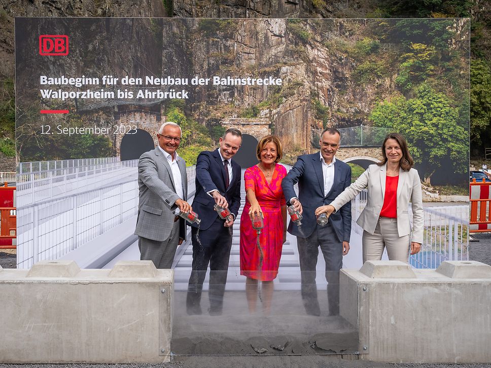 Wiederaufbau des letzten zerstörten Abschnitts der Ahrtalbahn beginnt